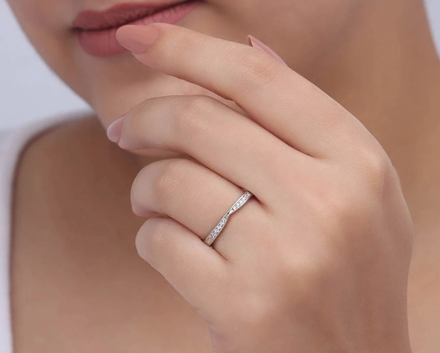 These daily habits are ruining your wedding ring